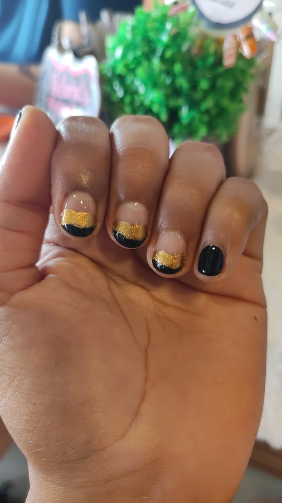 French negro con dorado